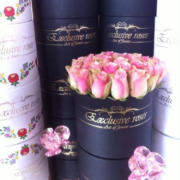 Exclusive Rózsa Box 28-30 szál Halvány rózsaszín rózsa fekete boxban