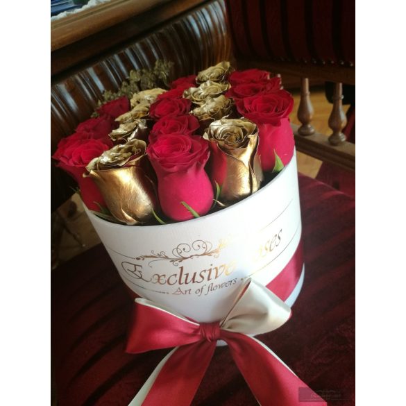Exclusive Rózsa Box  Red & Gold 19 szál